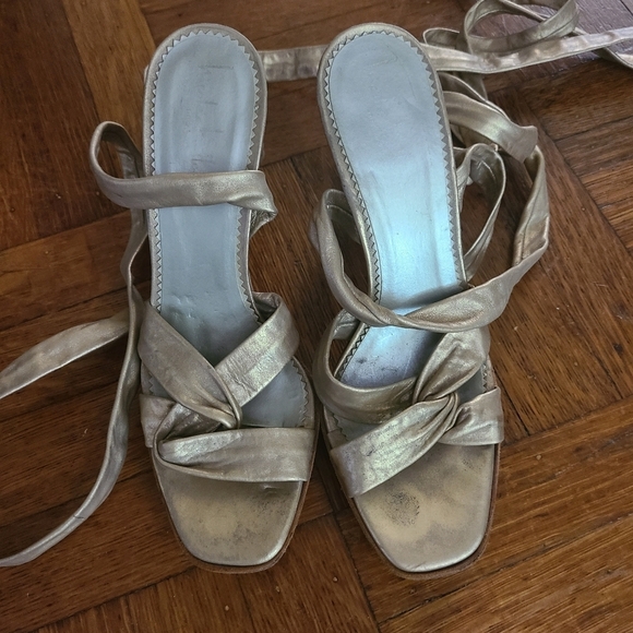 VINTAGE Nicole Miller tie gold leather sandles Hp🔥🔥🔥🔥 - Picture 8 of 8